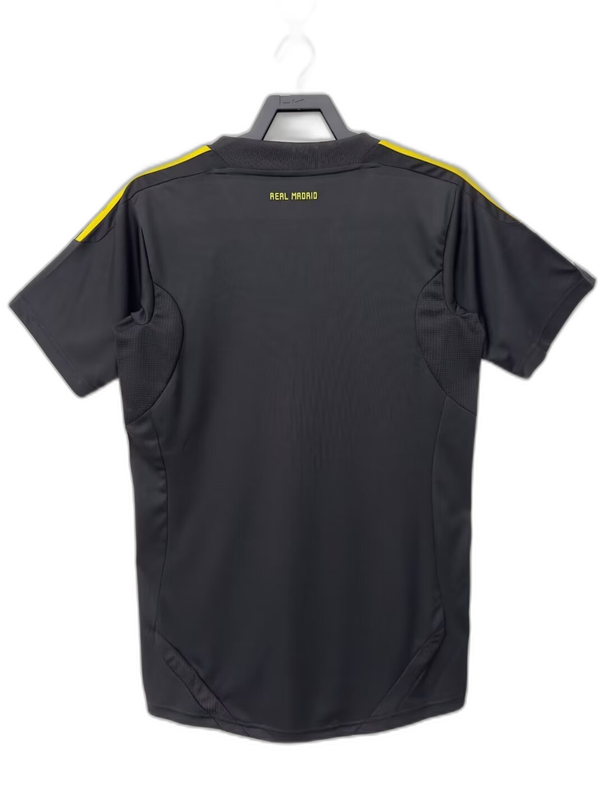 Real Madrid 11/12 Goalkeeper Black - Retro Version